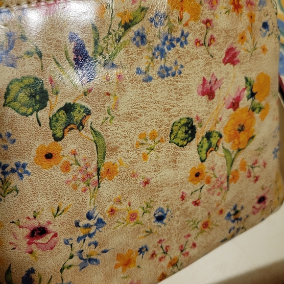 Patricia Nash Leather Floral Wristlet "Prairie" Pattern ~ NWT/NIB ~ Pretty! - Picture 5 of 16